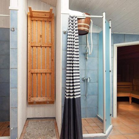 12 Person Holiday Home In Grömitz Exteriör bild