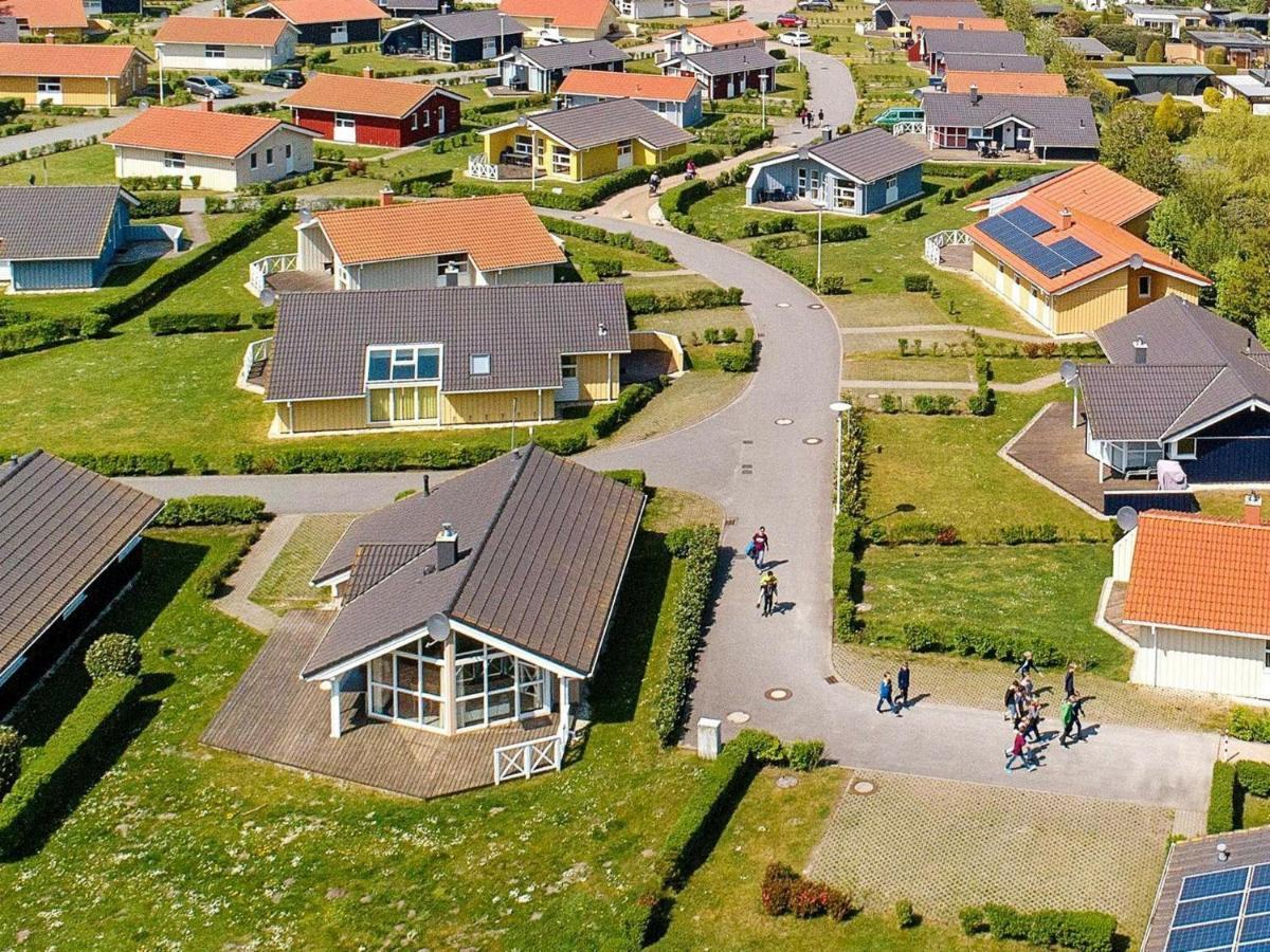 12 Person Holiday Home In Grömitz Exteriör bild