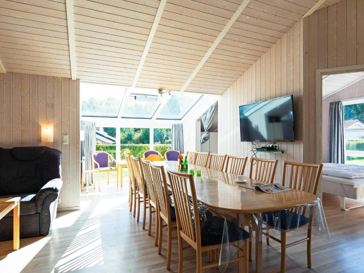 12 Person Holiday Home In Grömitz Exteriör bild