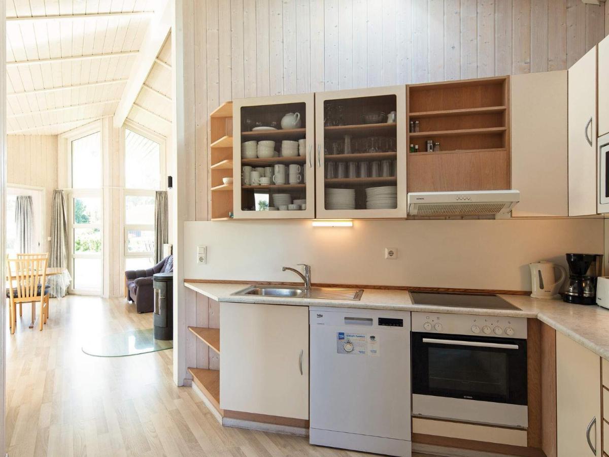 12 Person Holiday Home In Grömitz Exteriör bild
