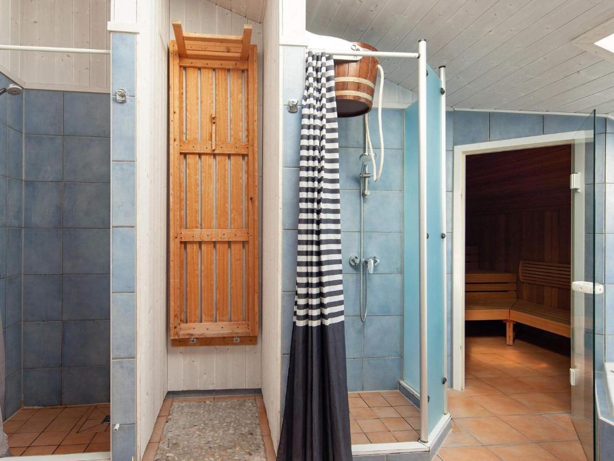 12 Person Holiday Home In Grömitz Exteriör bild