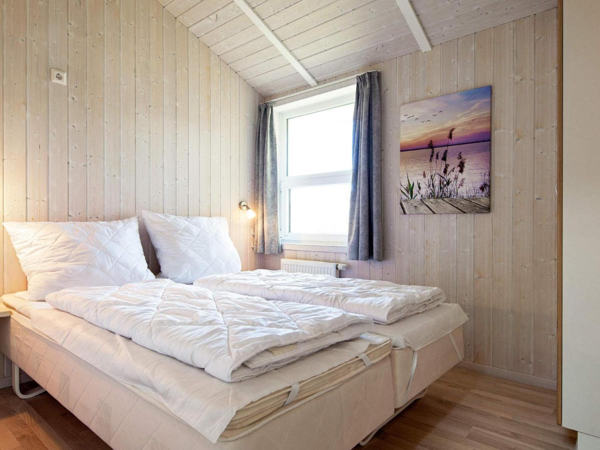 12 Person Holiday Home In Grömitz Exteriör bild