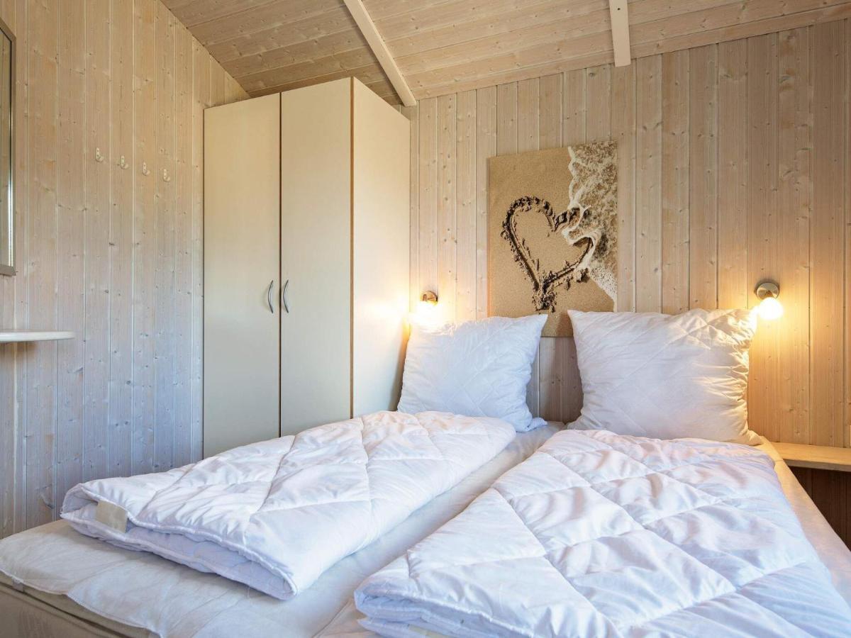 12 Person Holiday Home In Grömitz Exteriör bild